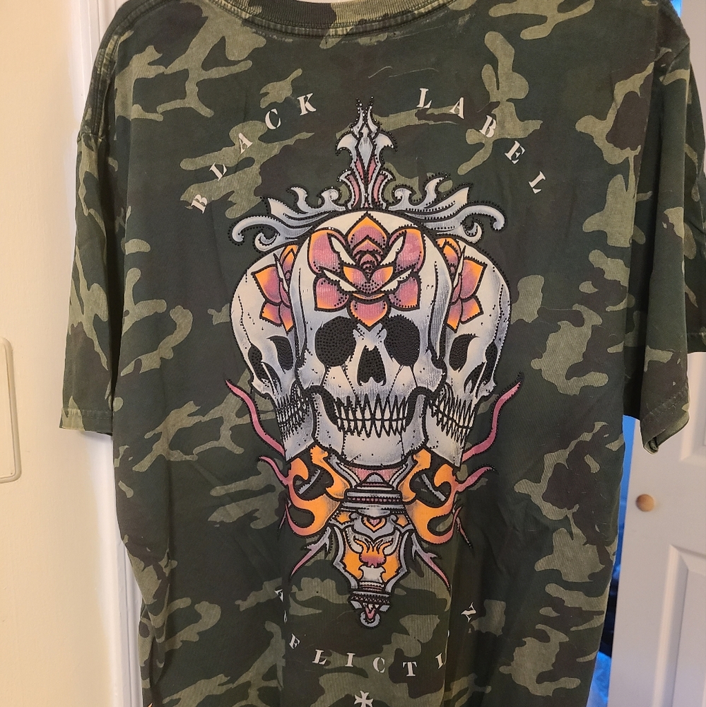 Like New. Excellent Condition Short Sleeve Graffic Tee Shirt By Affliction